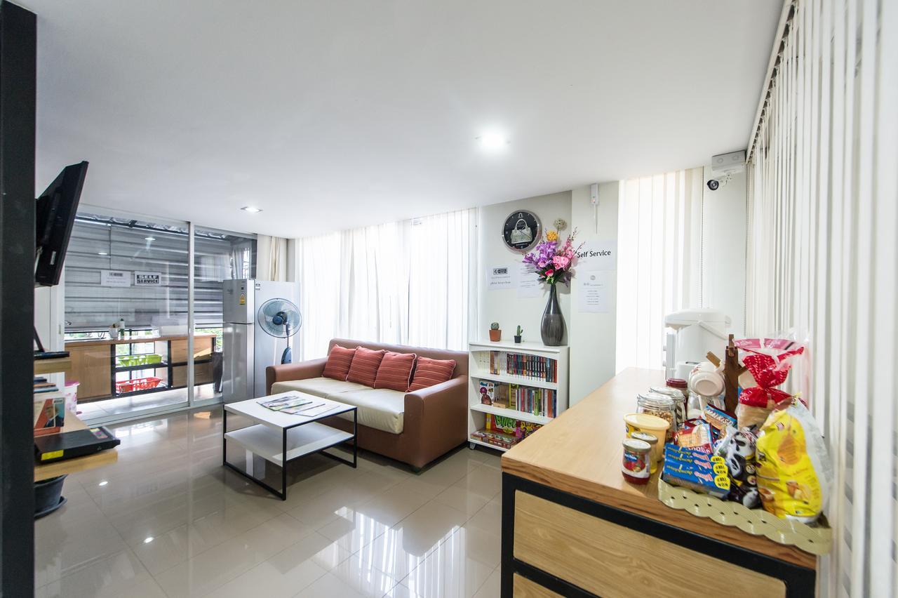 Full Stop. Hostel Chiang Mai Exterior photo